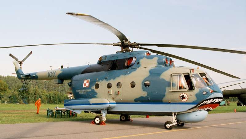 Mil_Mi-14_of_Polish_Navy_reg._1011_static_display_Radom_AirShow_2005_Poland.jpg