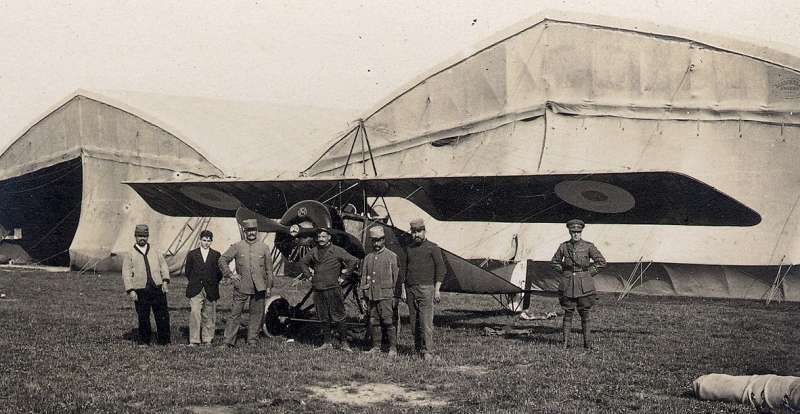 Champ_daviation_dAmiens._Monoplan_Morane-Saulnier_L_18-07-15_-_Fonds_Berthel_-_49Fi1871-38.jpg